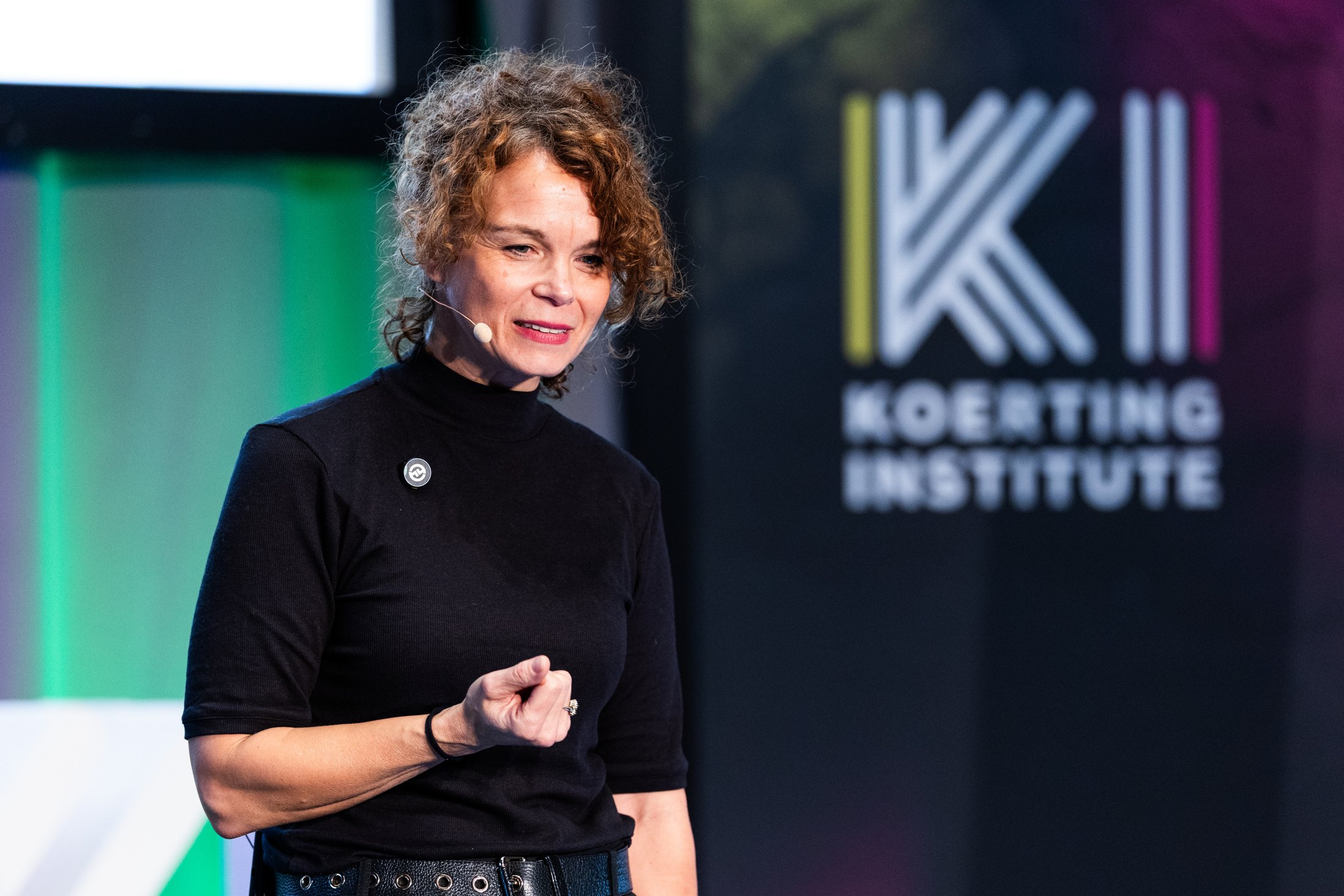 Petra Wagener auf der Bühne des KI-Summit 2026