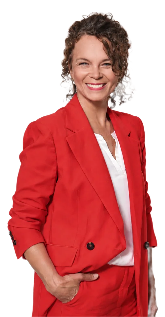Petra Wagener im roten Anzug